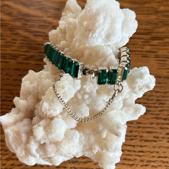 Tennis Bracelet/Safety Chain/VintageAustrian Green Crystal, Emerald Cut Crystals - Picture 5 of 11